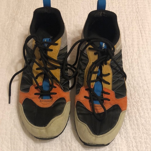Merrell women’s multicolored sneakers. - Picture 1 of 8